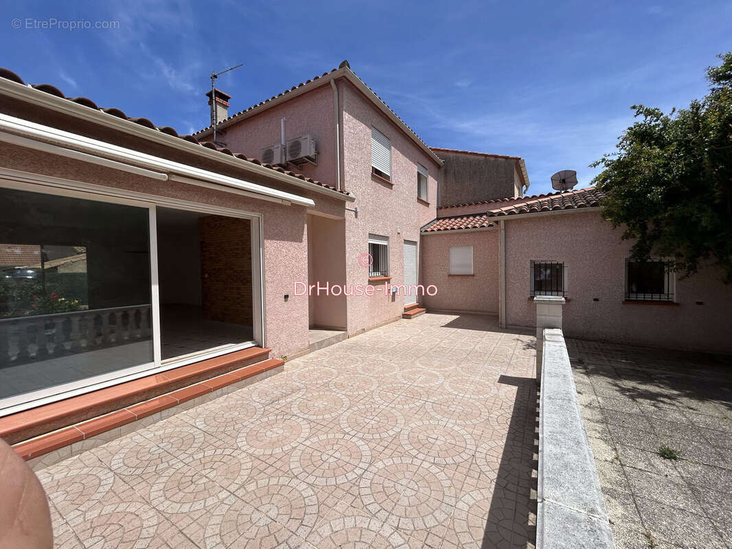 Maison 141 m² à Sainte-Marie  - photo 2