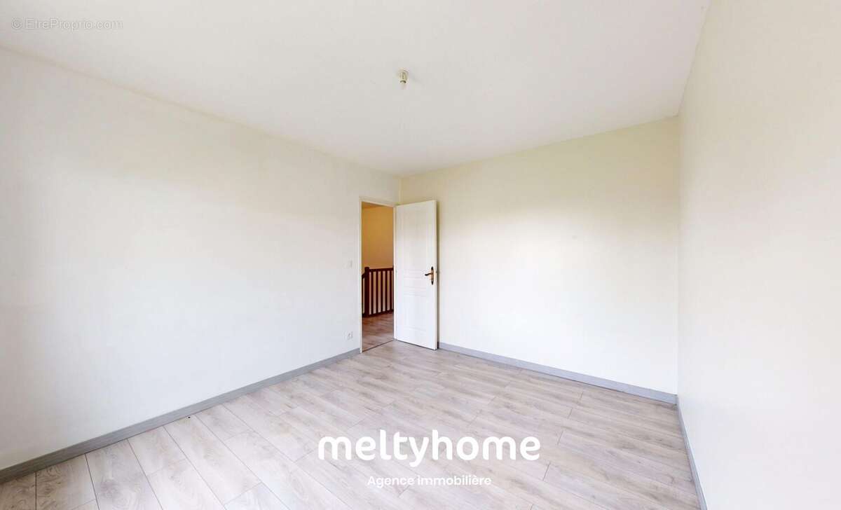 Maison 107 m² à Demouville  - photo 8