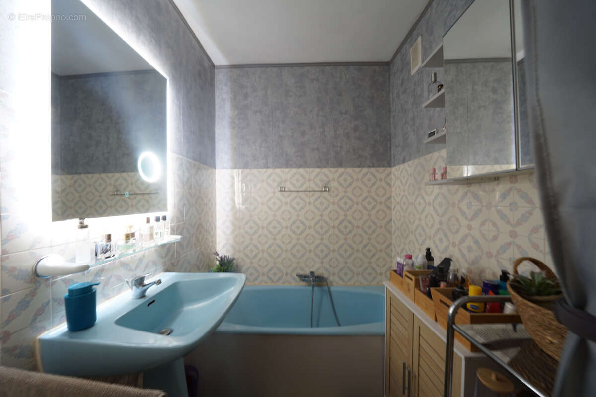 Appartement à FONTAINE