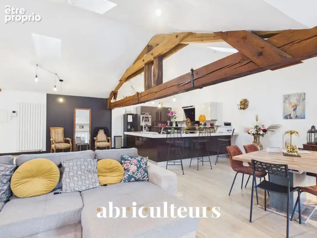 Immeuble de caractère en pierre de tailleb- 333 m²en vente à Saint-Savinien (17350) - photo 3