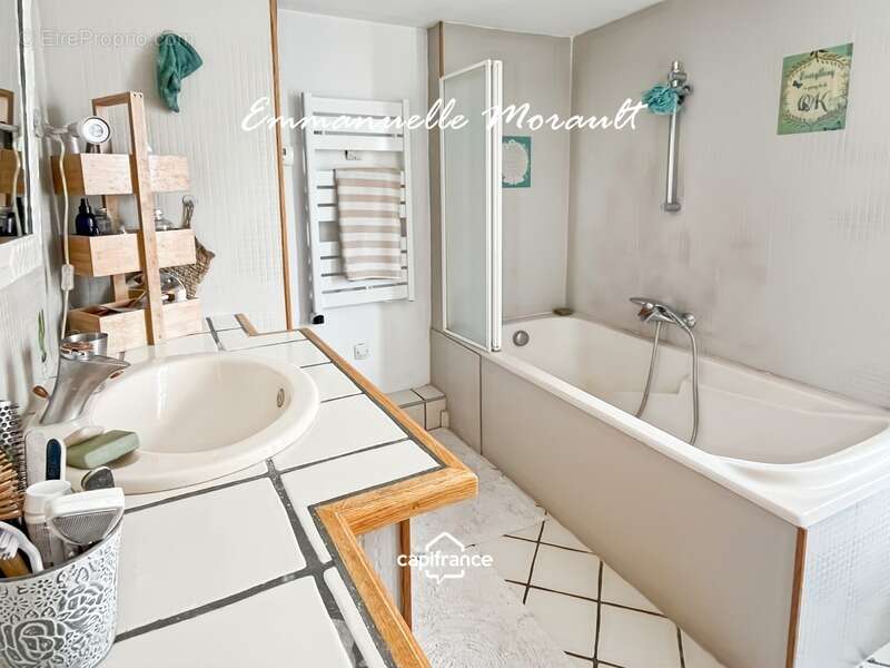 Appartement à BAGNOLS-EN-FORET