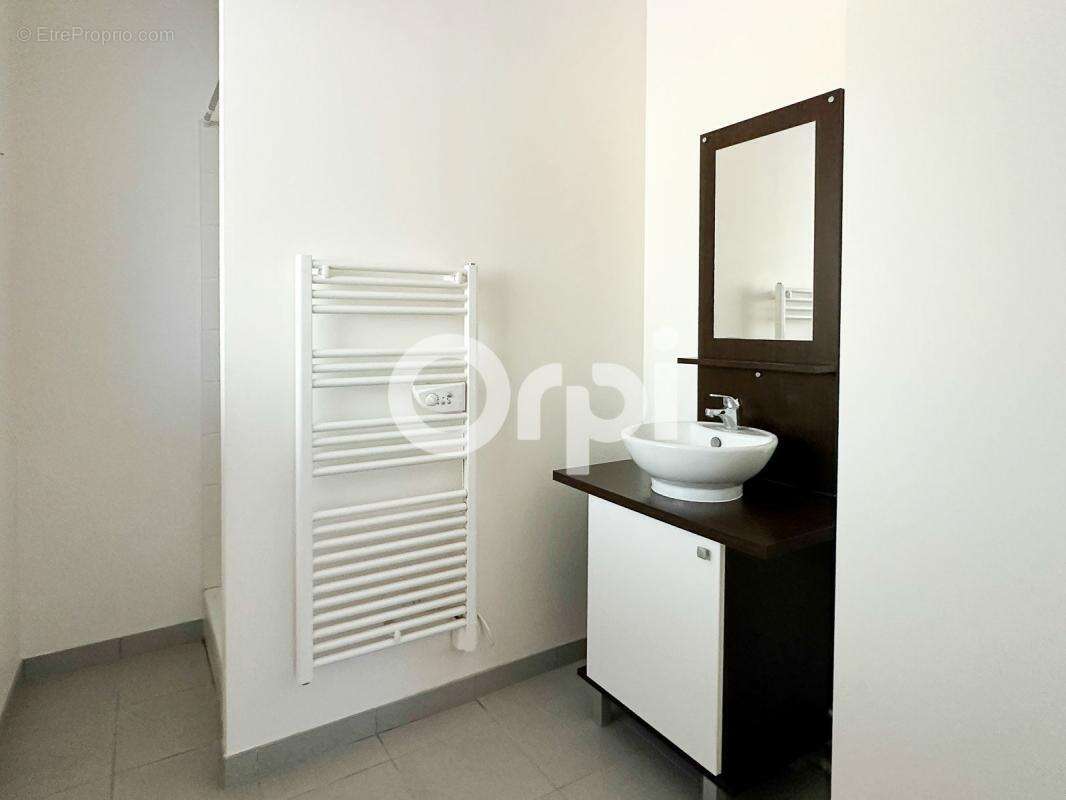 Appartement à FOURAS