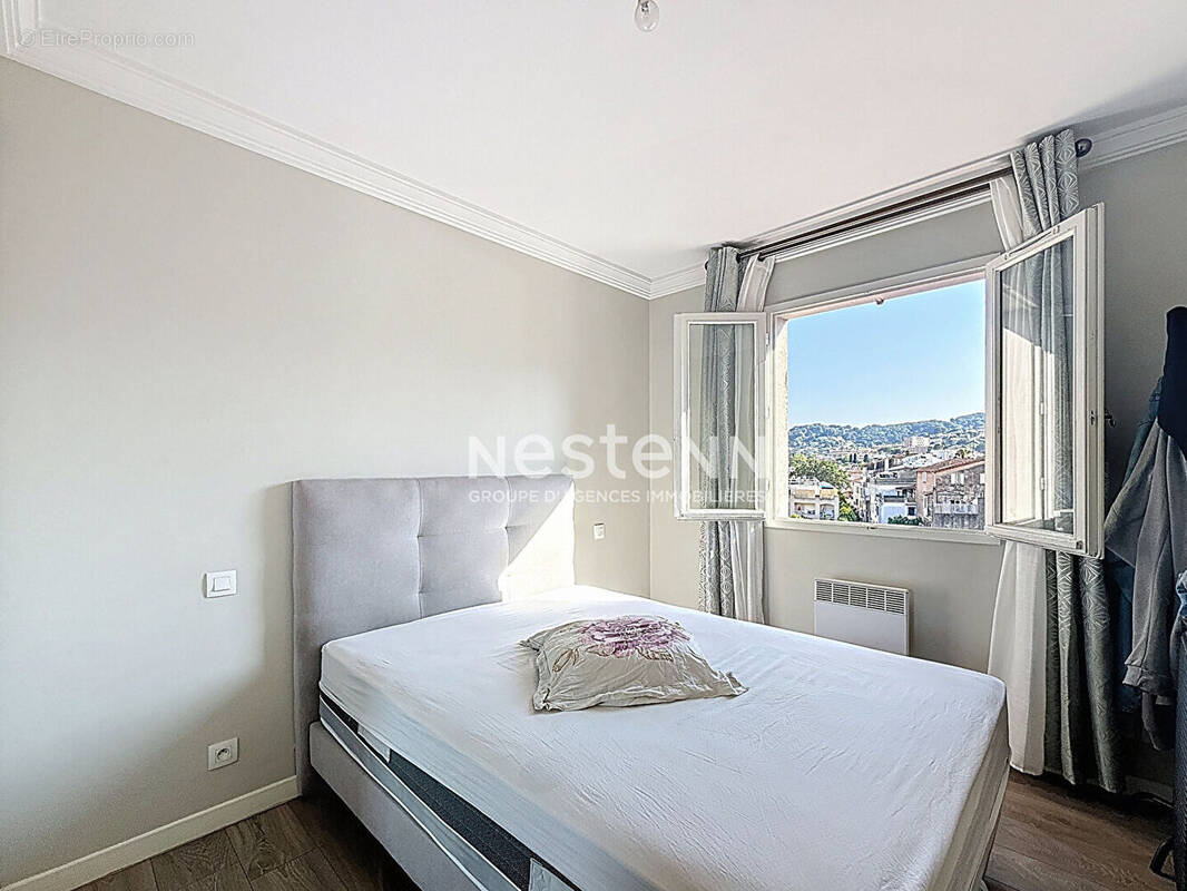 Appartement à VALLAURIS