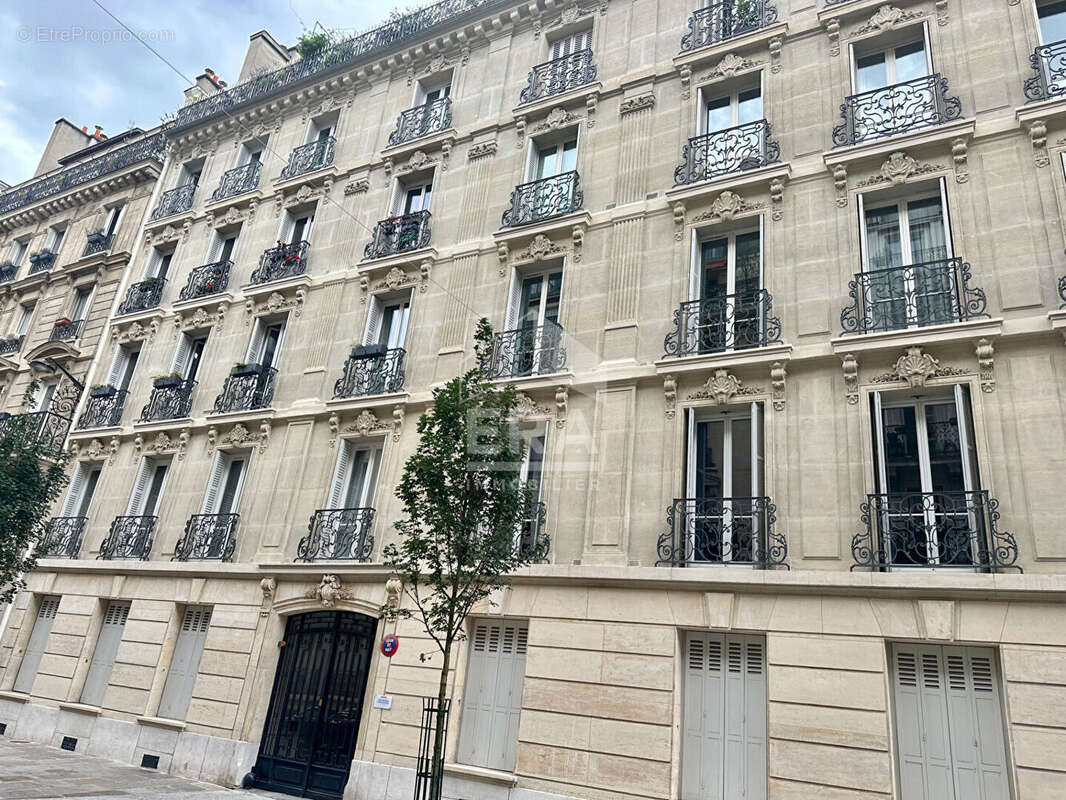 Appartement à PARIS-8E