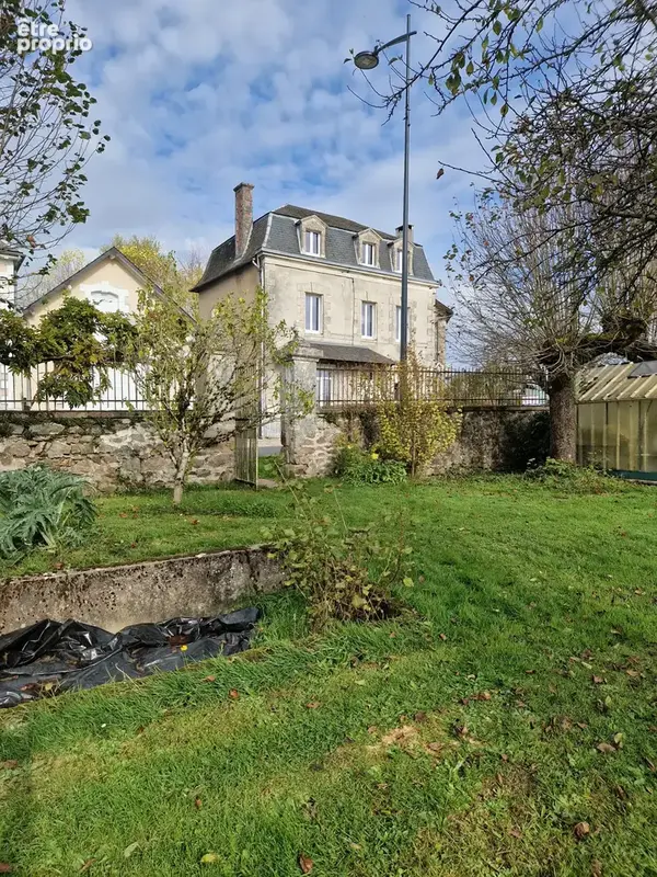 Maison de charme en pierres avec des espaces extérieurs très cosy. - photo 16