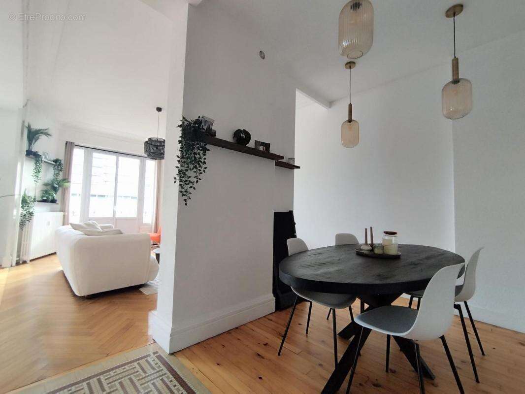 Appartement à SAINT-ETIENNE