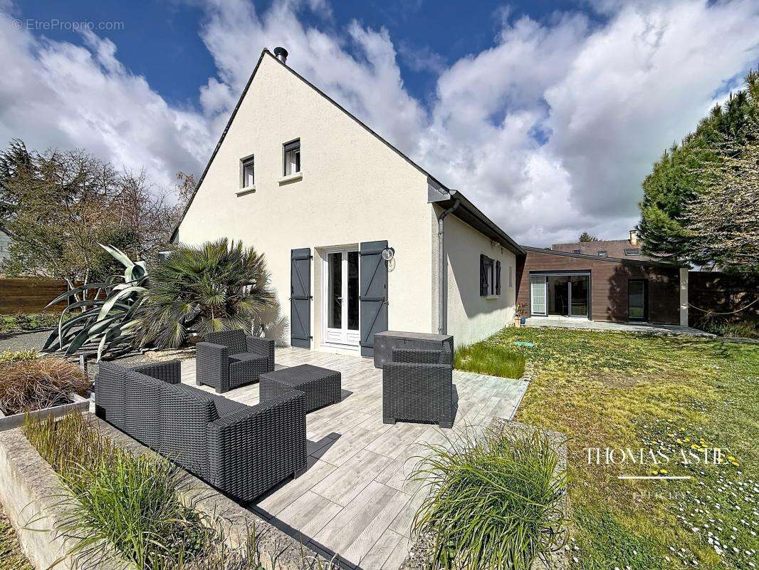 Maison à COURCHAMPS