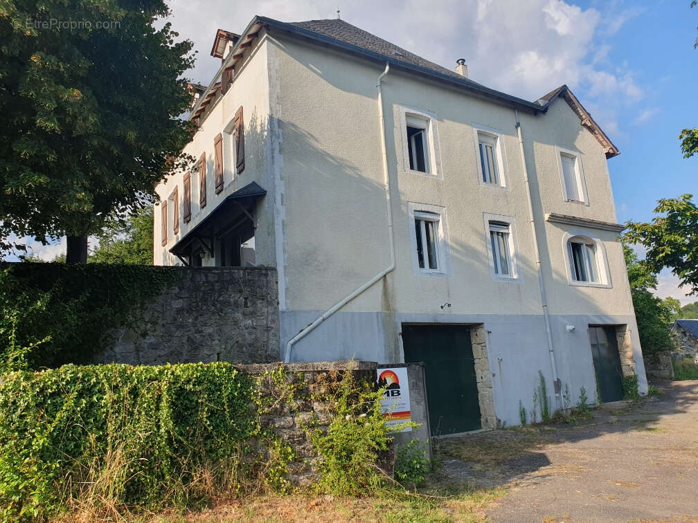 Propriété de caractére,  autrefois hôtel-restaurant bien située, proche village de gimel-les-cascades - photo 20