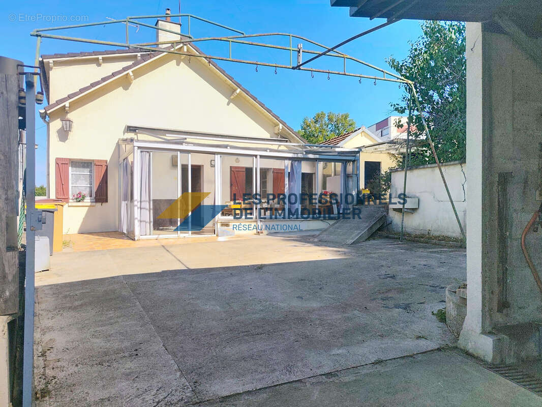 Maison de ville 141 m2 + dépendances / Amilly - photo 19