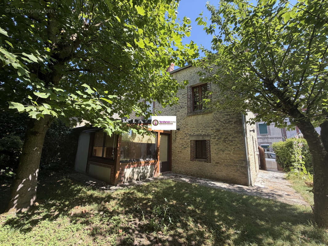 Maison 110 m² à Courtomer  - photo 3