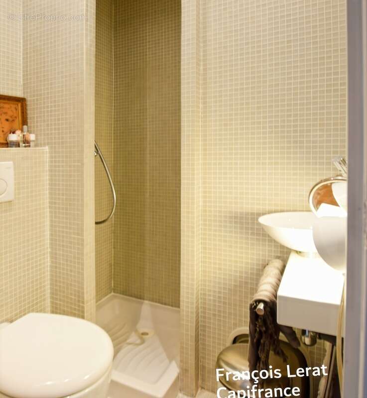 Studio à vendre - PARIS 7EME ARRONDISSEMENT (75) Rue Rousselet - 17,27 m2 - 320 000 € honoraires d'agence inclus - photo 5