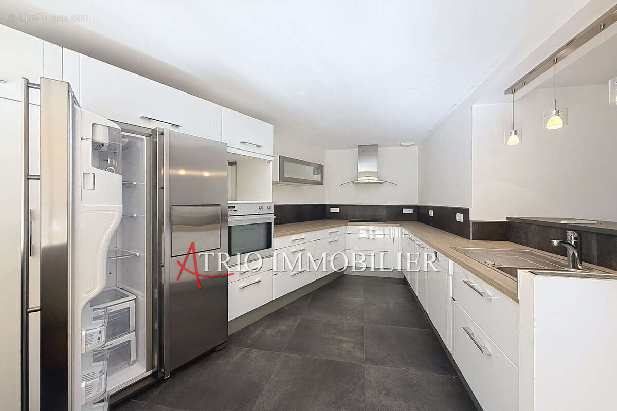 Maison à SAINT-LAURENT-DU-VAR