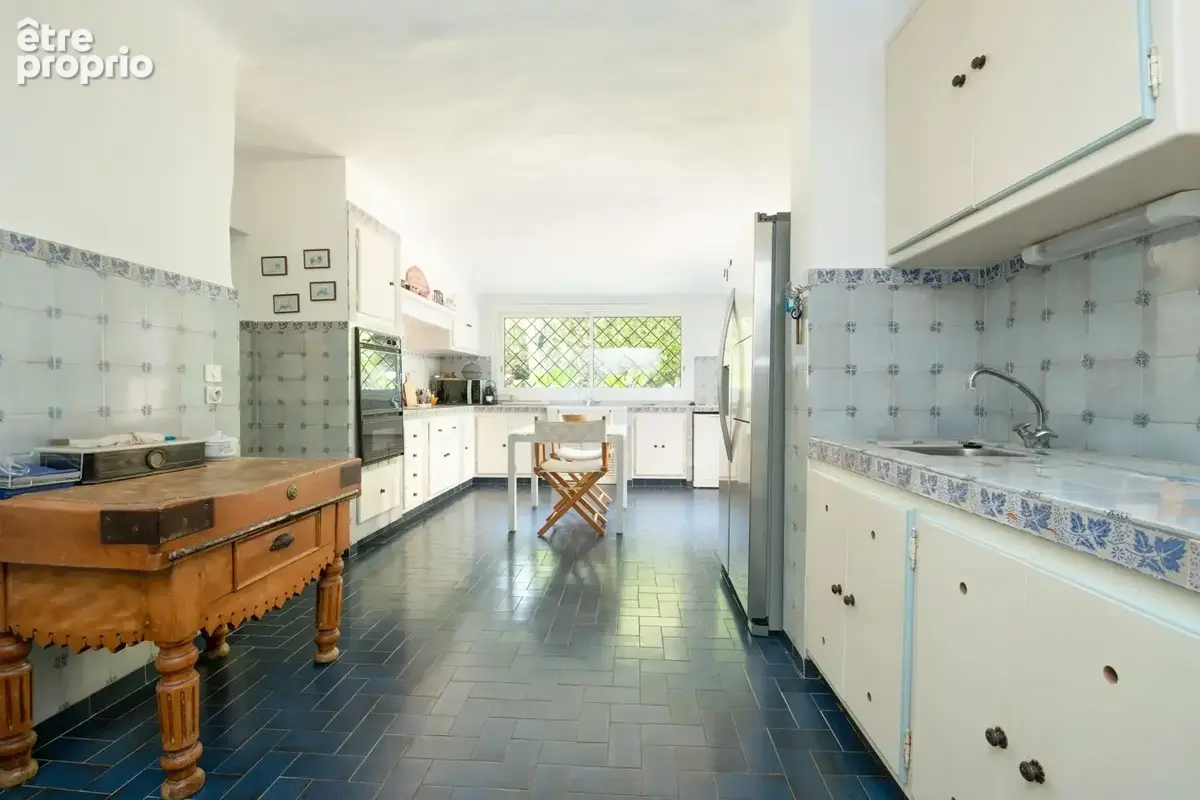 Mas de caractère de 1938 dans un domaine privé, parc de 6 450 m² à deux pas des plages - photo 11