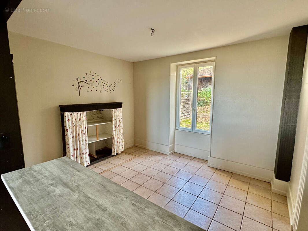 Maison à VEYRE-MONTON