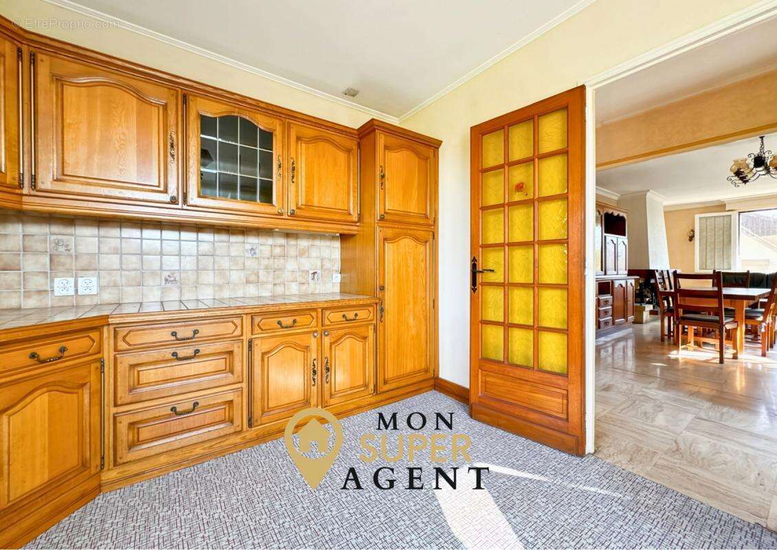 Maison à VAUX-LE-PENIL