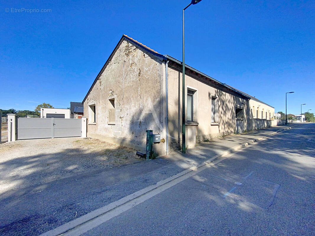 Maison à FENEU