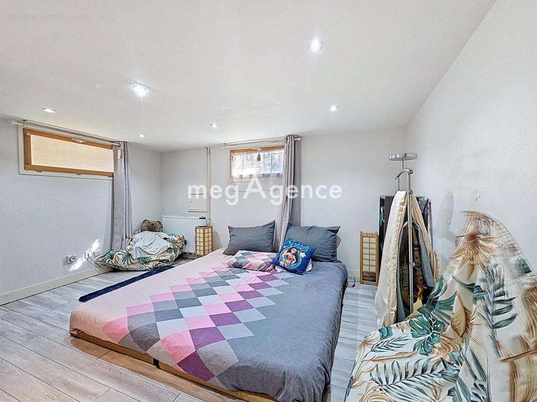 Maison à LES MUREAUX