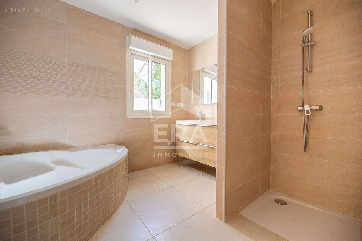 Maison à MANDELIEU-LA-NAPOULE