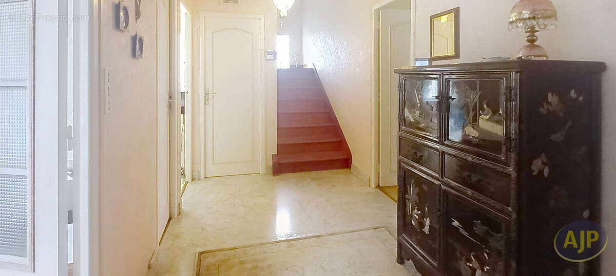 Chateaubriant : proche centre : maison 166m² - 5 chb + 1 bureau - photo 11
