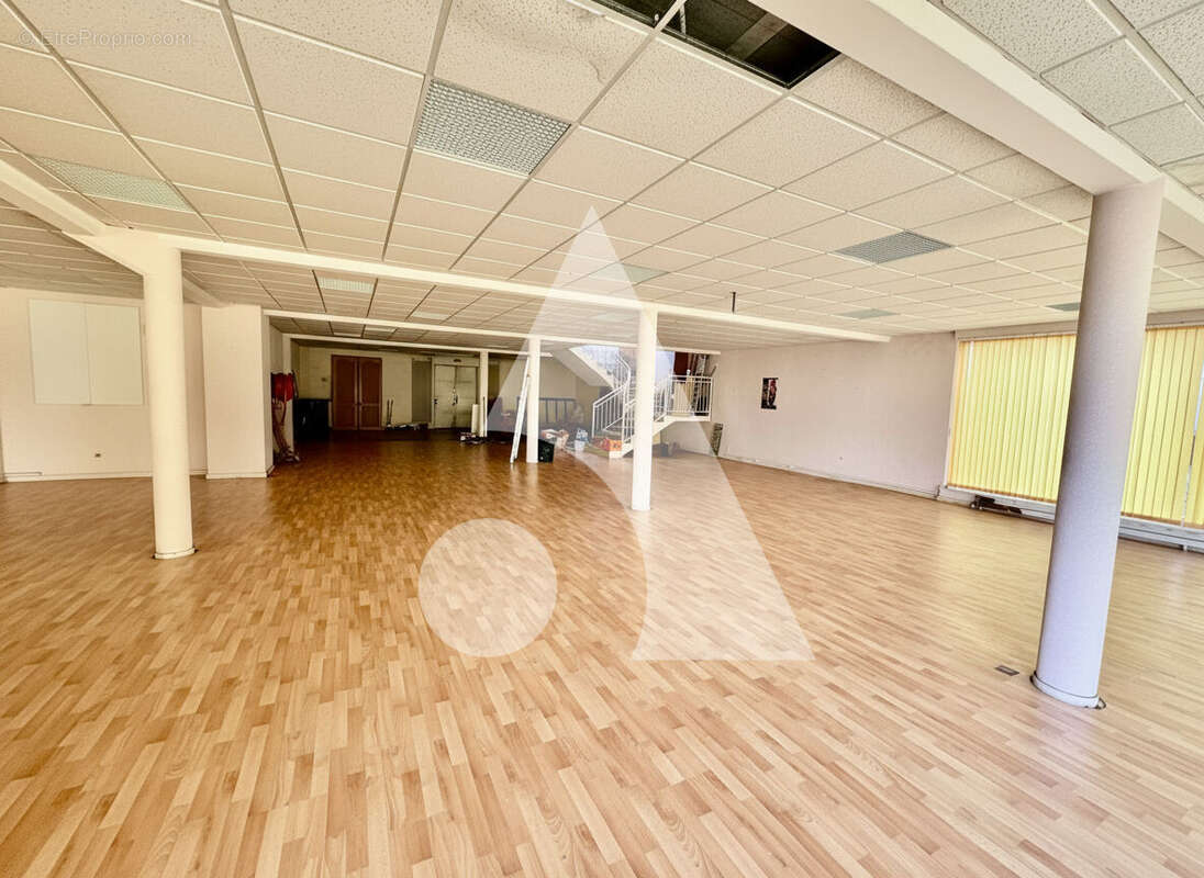 Commerce à LIFFOL-LE-GRAND