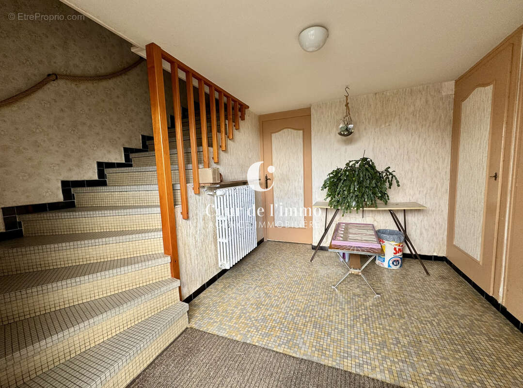 Maison à CRANVES-SALES