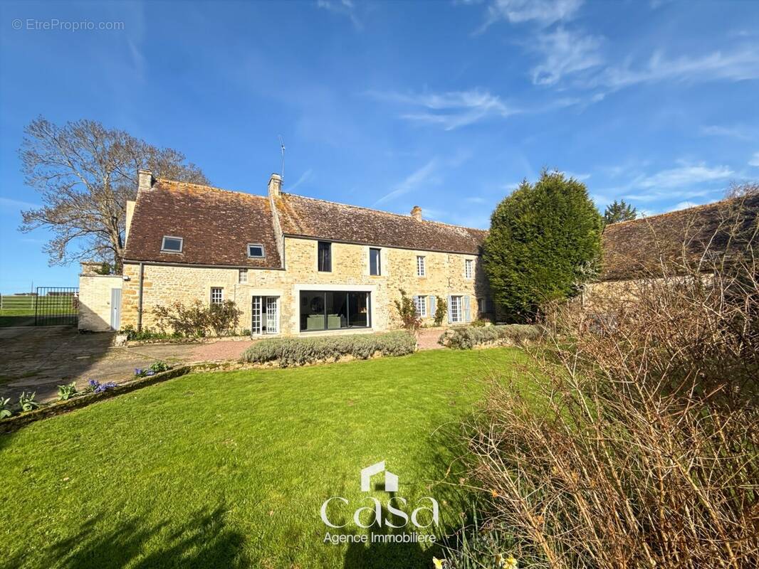 Maison à FRESNE-LA-MERE