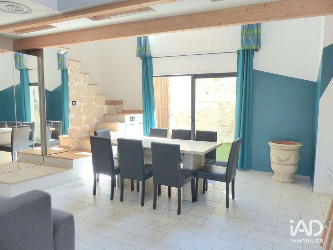 Photo 2 - Maison à VALERGUES