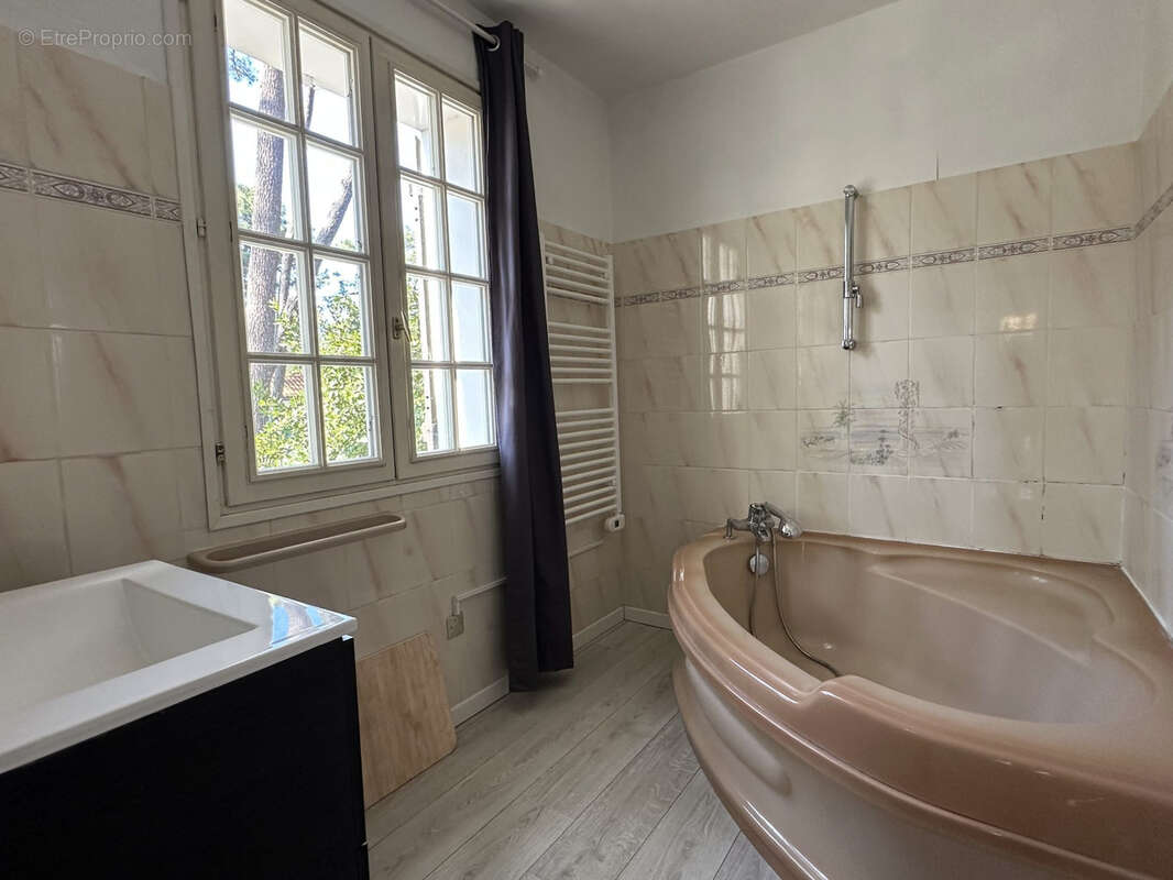 Maison à LES MATHES