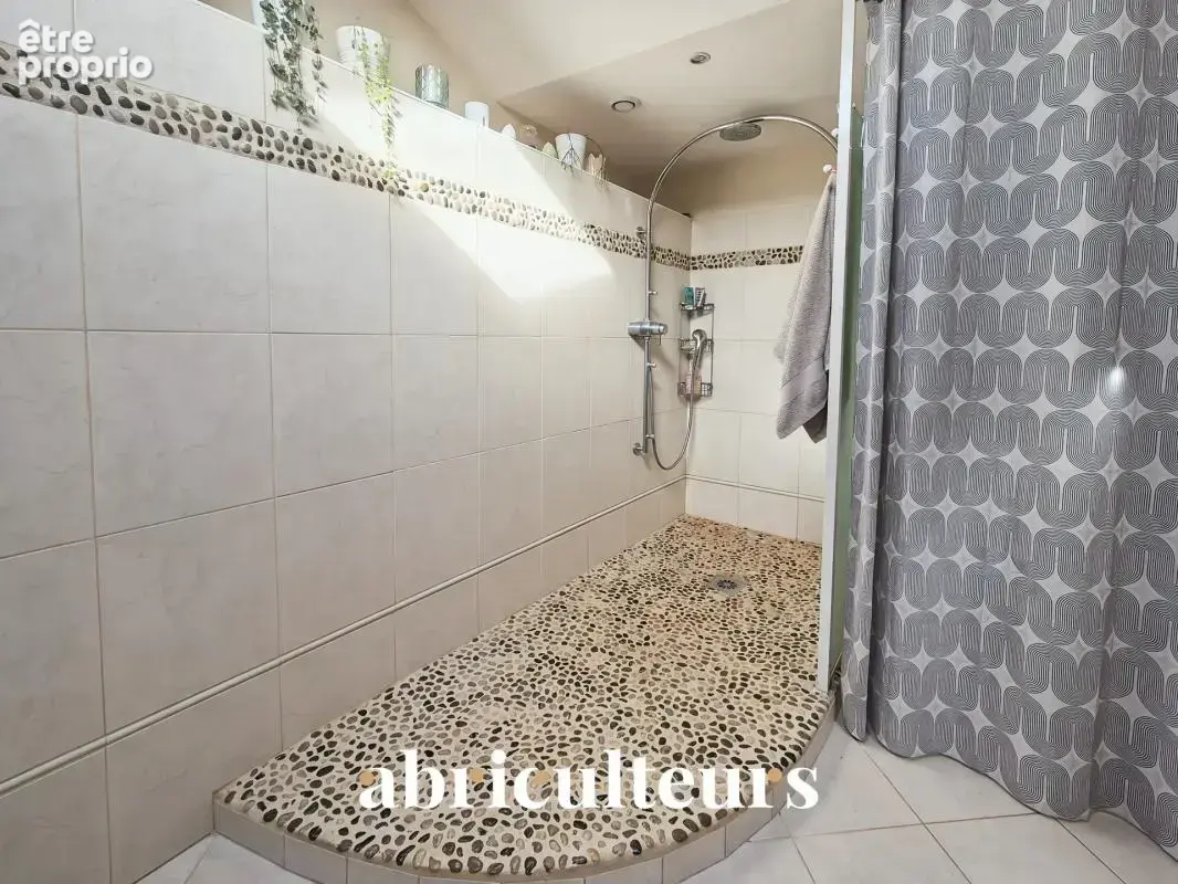 Superbe duplex dans une petite copropriété de caractère en vente à Saintes (17100) - photo 10