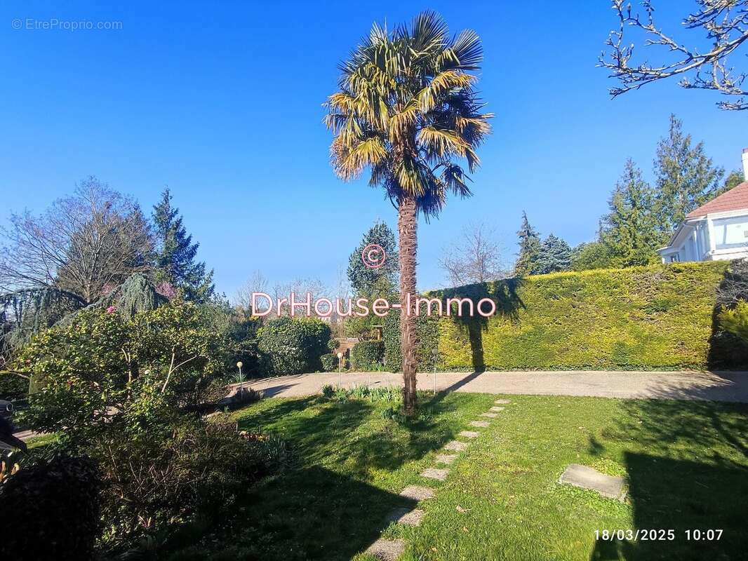 Maison à VAUX-SUR-SEINE