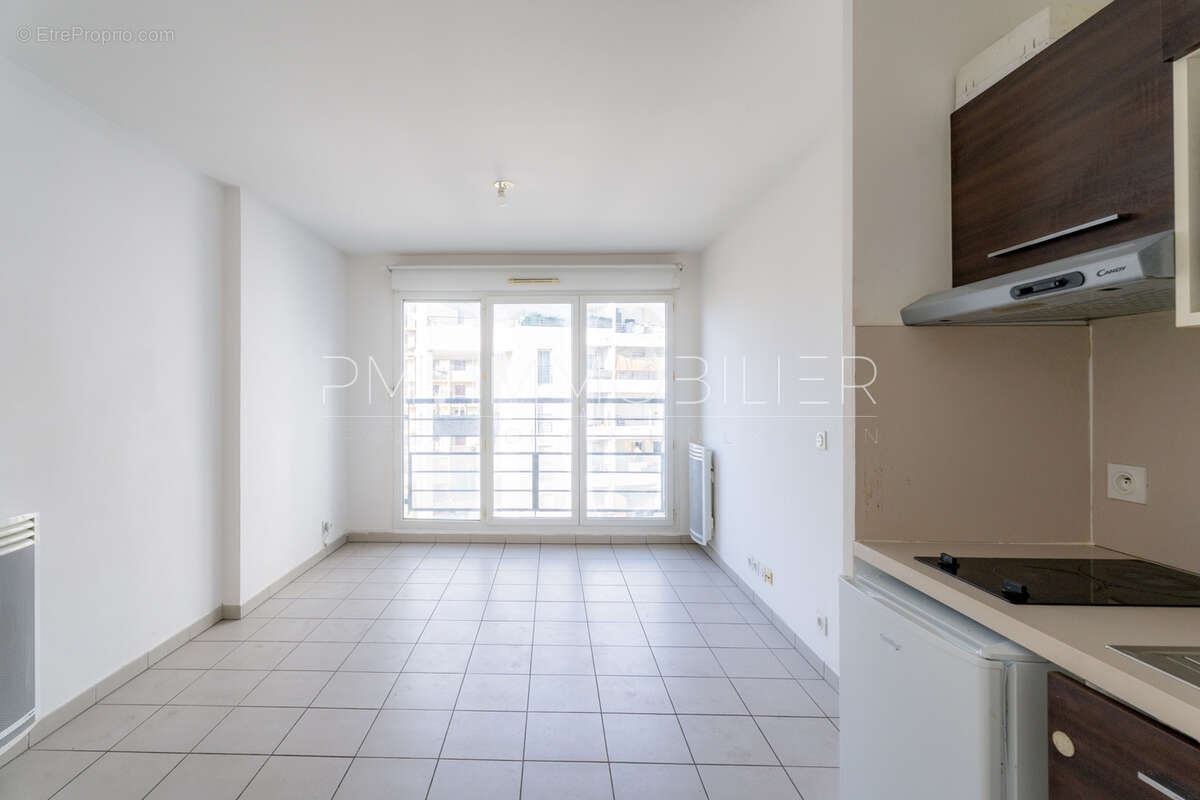 Appartement à MARSEILLE-3E