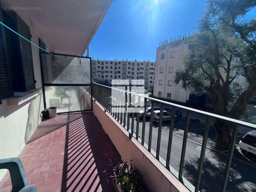 Bastia secteur toga - f2 en investissement locatif - photo 2