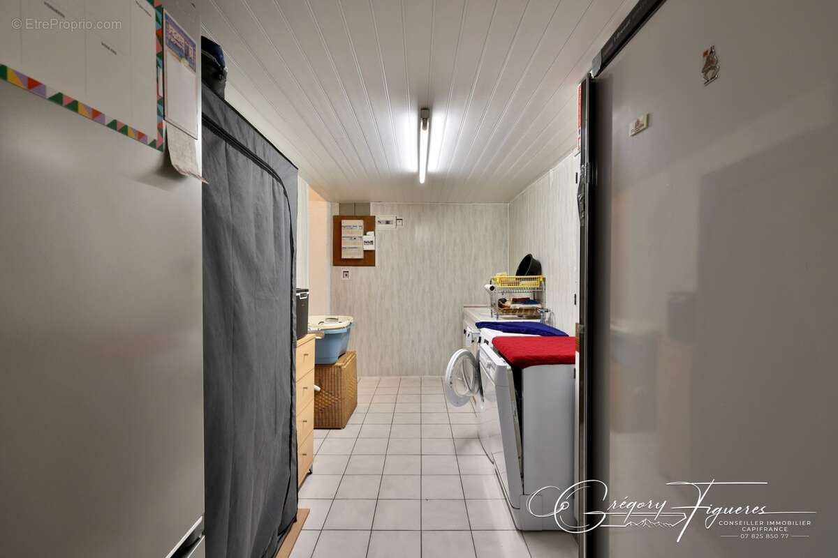 CHAPONOST – Élégante maison familiale avec possibilité de deux logements indépendants – Terrain de 802 m² - photo 13