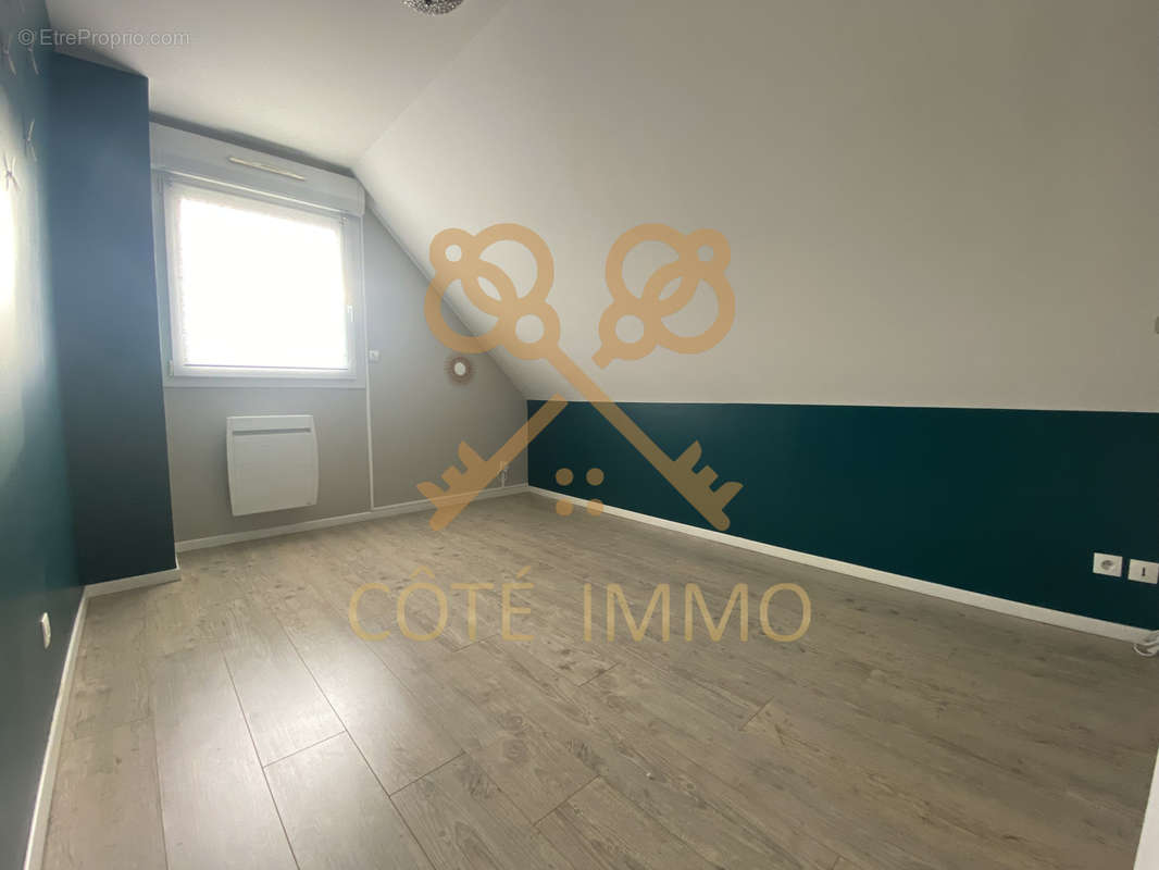 Maison à COURRIERES