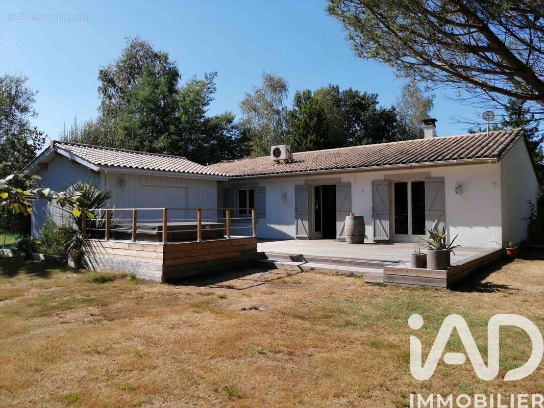 Photo 1 - Maison à LE TEMPLE