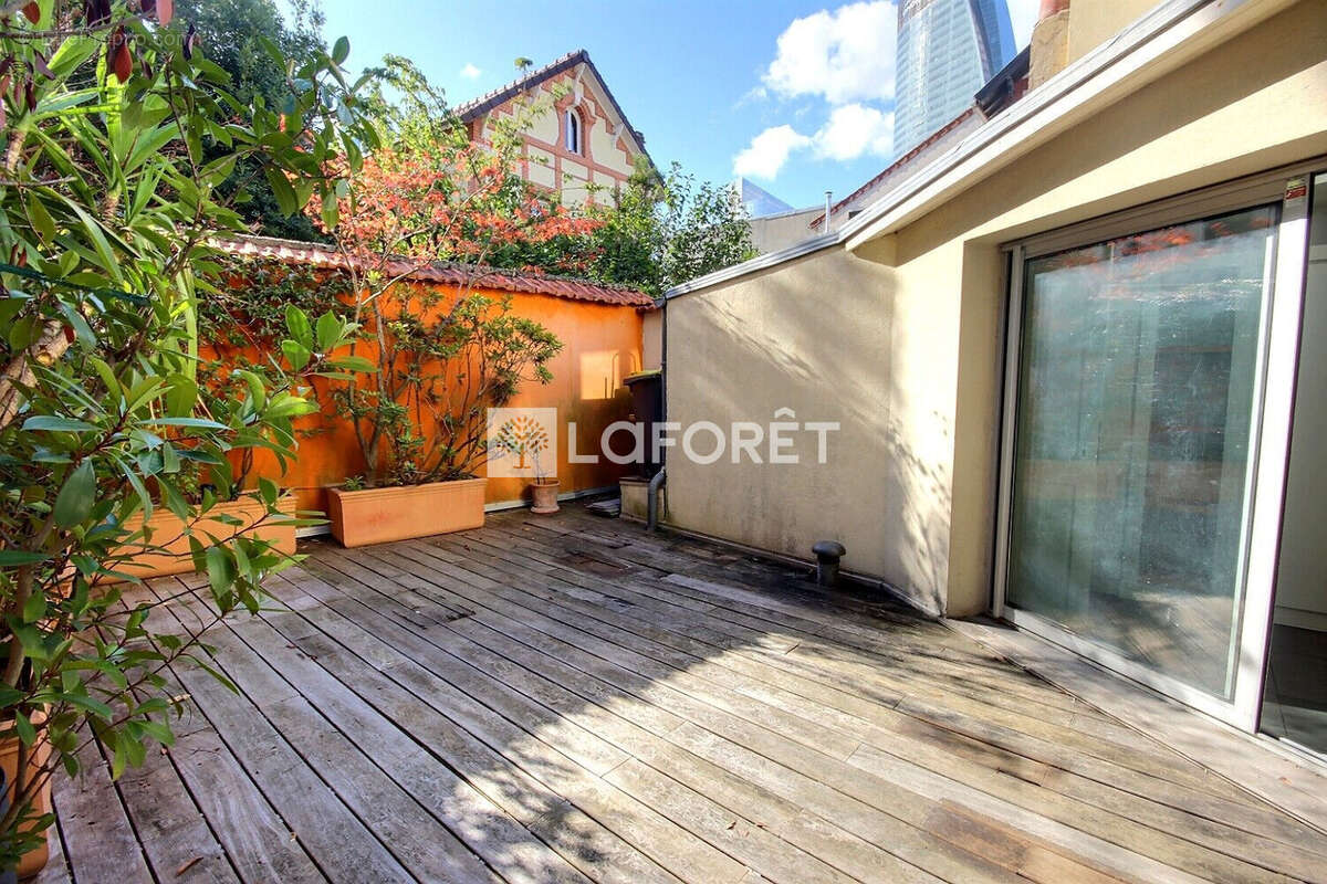 Maison à COURBEVOIE