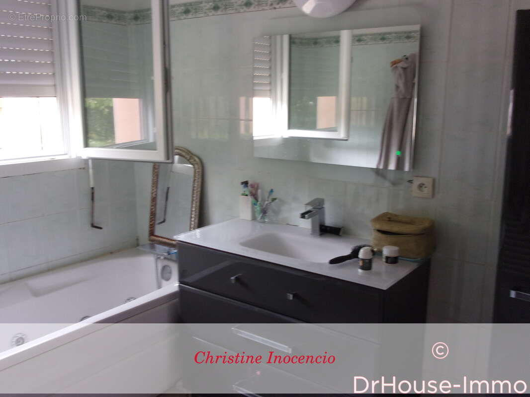 Maison 169 m² à Reignac  - photo 18