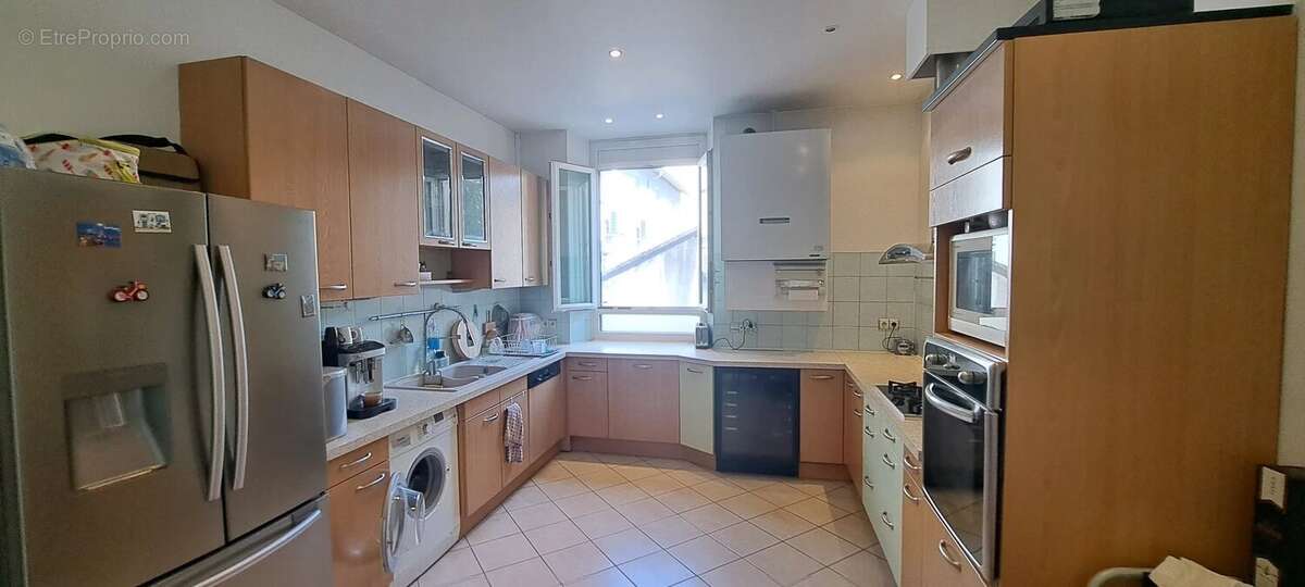 Appartement T5 151 m2 en duplex, une cave, 2 galetas - photo 2