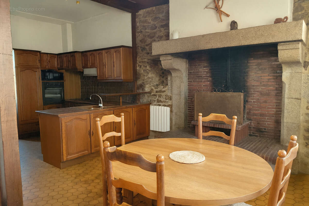 Maison à MAYENNE