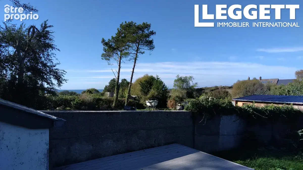 Maison à vendre à Fermanville avec vue mer, terrain de 1 400 m² et dépendance - photo 4