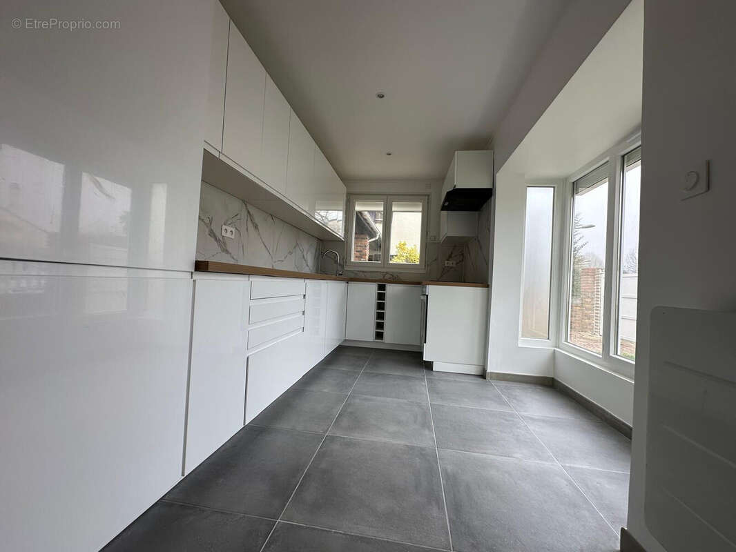 Maison à SAVIGNY-LE-TEMPLE