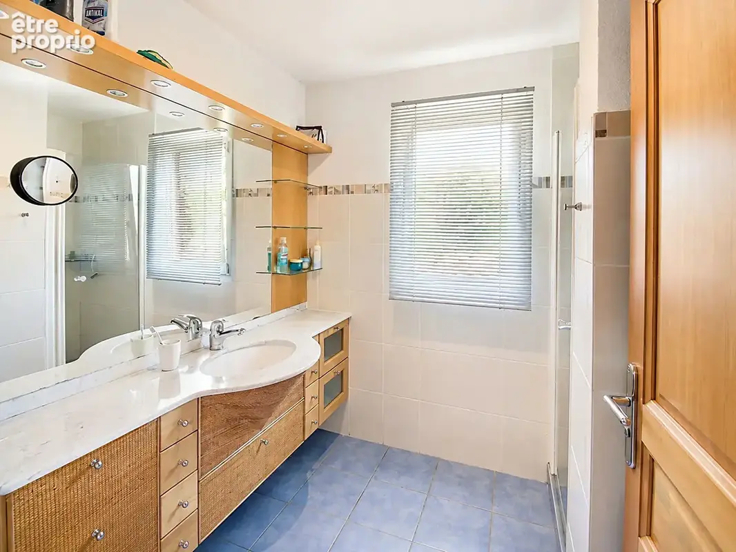 ARCHAMPS ? Villa familiale haut standing avec piscine, pool house et sous-sol complet - photo 9
