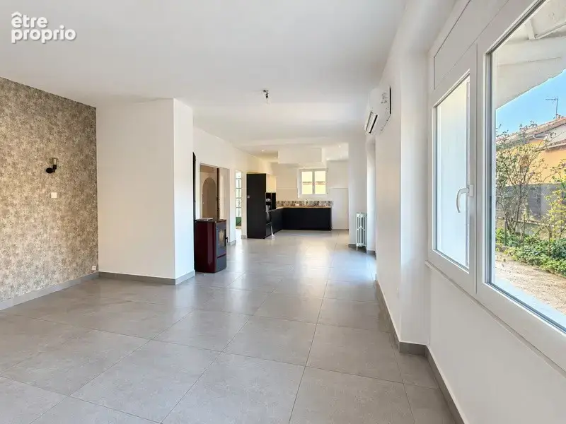 Maison de 5 pièces principales - photo 2