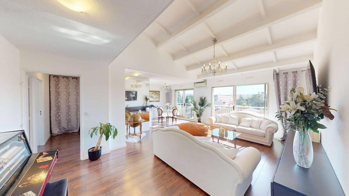 Appartement à SAINT-RAPHAEL