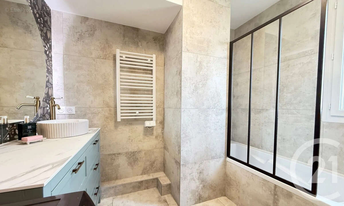 Appartement 81 m² à Le Rouret  - photo 6