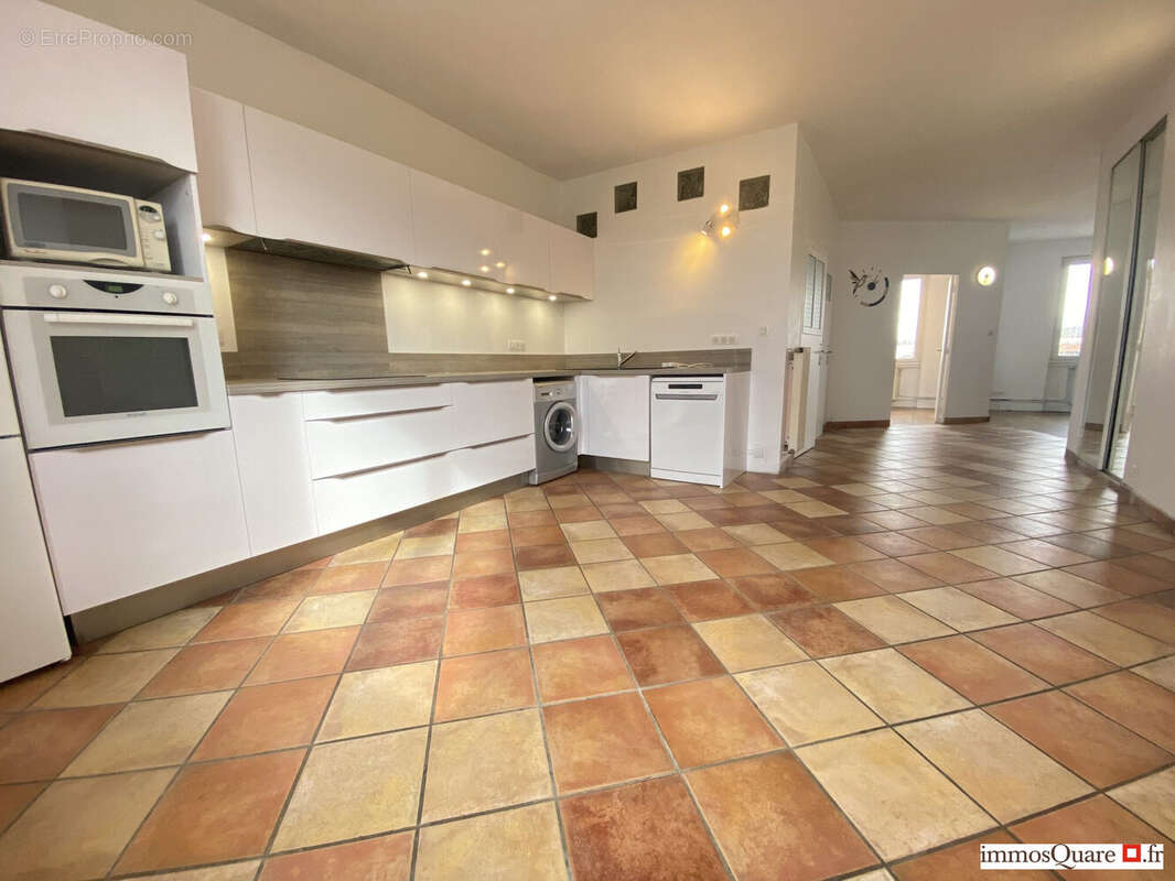 Appartement à LYON-8E