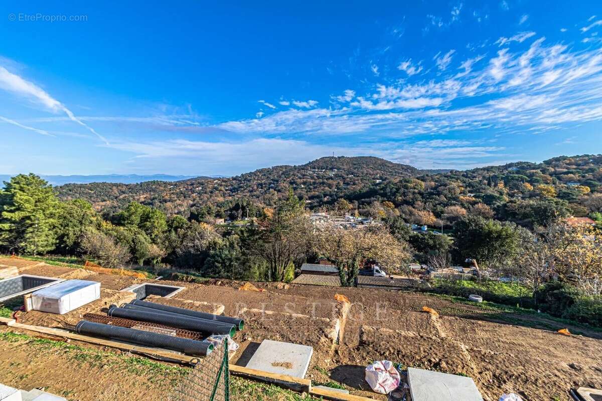 Maison à LA GARDE-FREINET