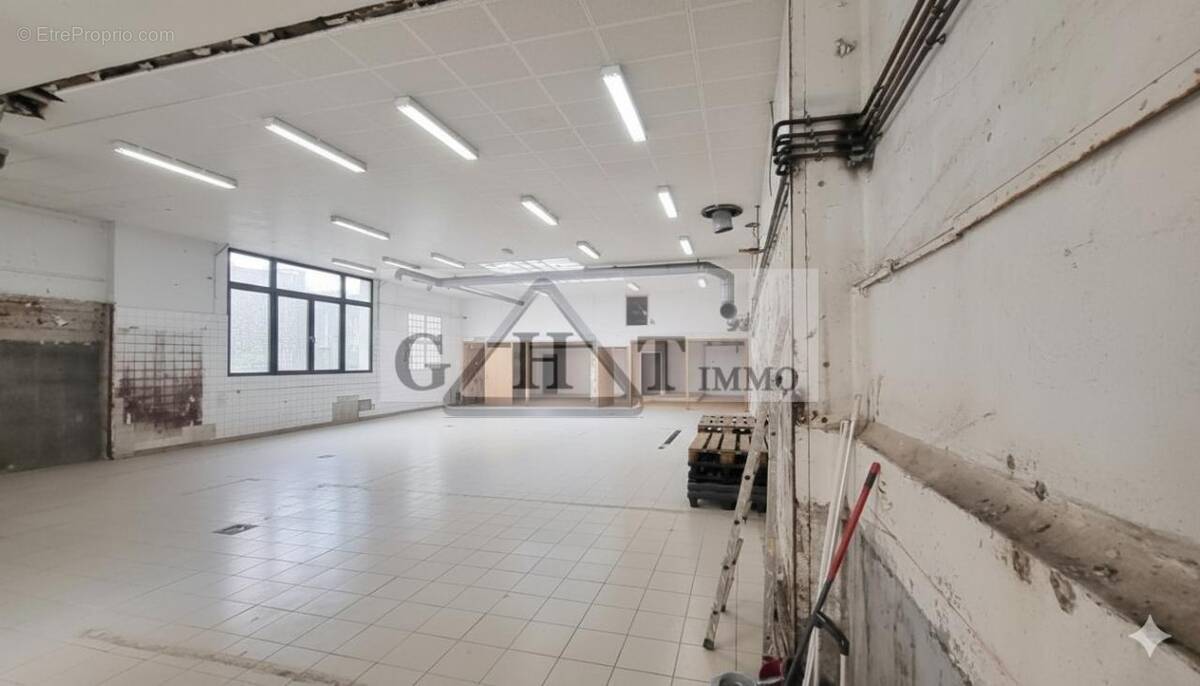 Commerce à SAINT-MAUR-DES-FOSSES