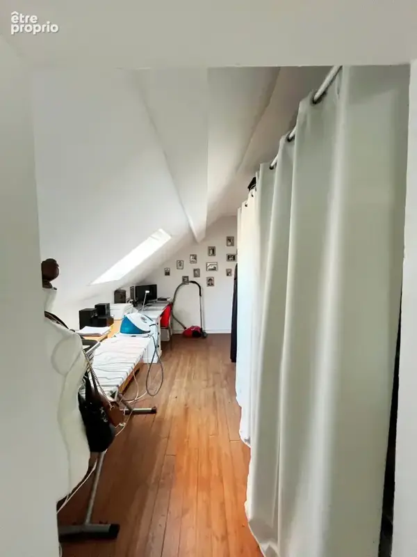 District de SENS, tout commerce à pied:  TRÈS JOLIE MAISON BOURGEOISE de 180 m2  son vaste salon et ses 4 cham - photo 17
