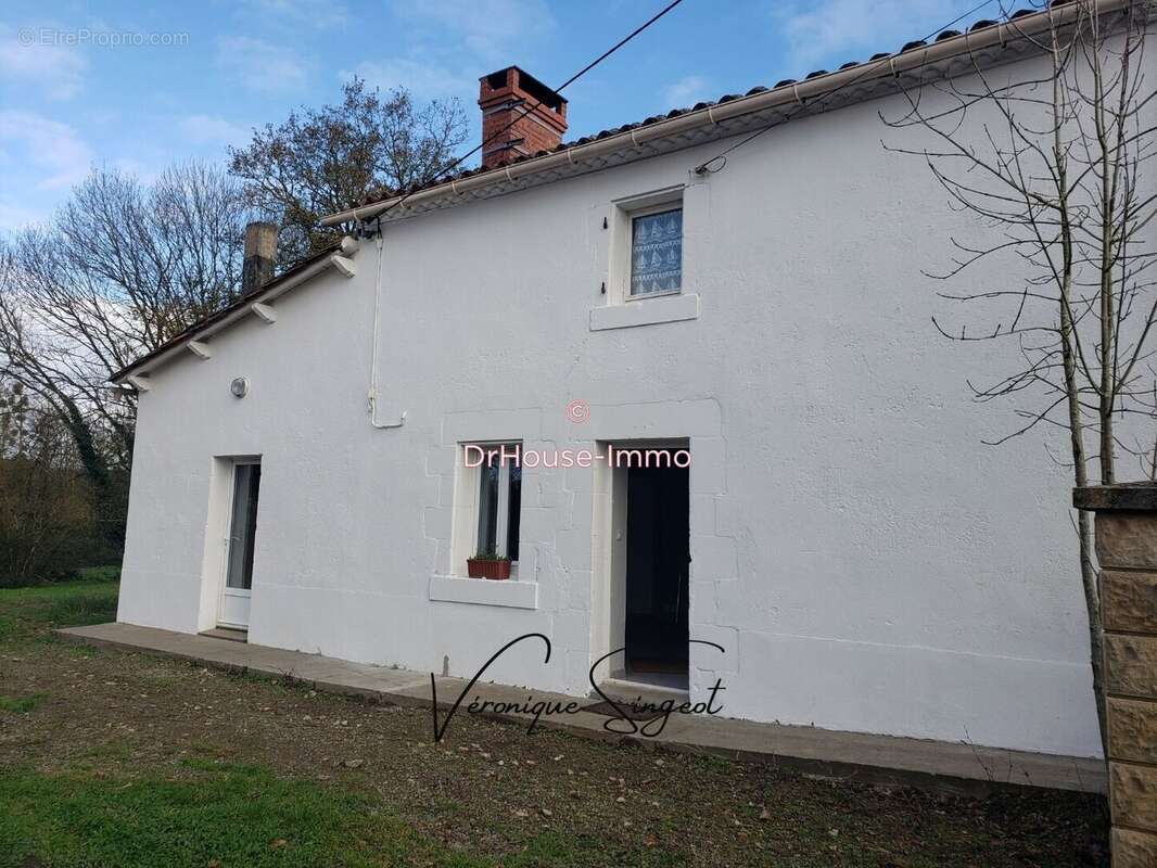 Maison à SAINT-MAURICE-LE-GIRARD